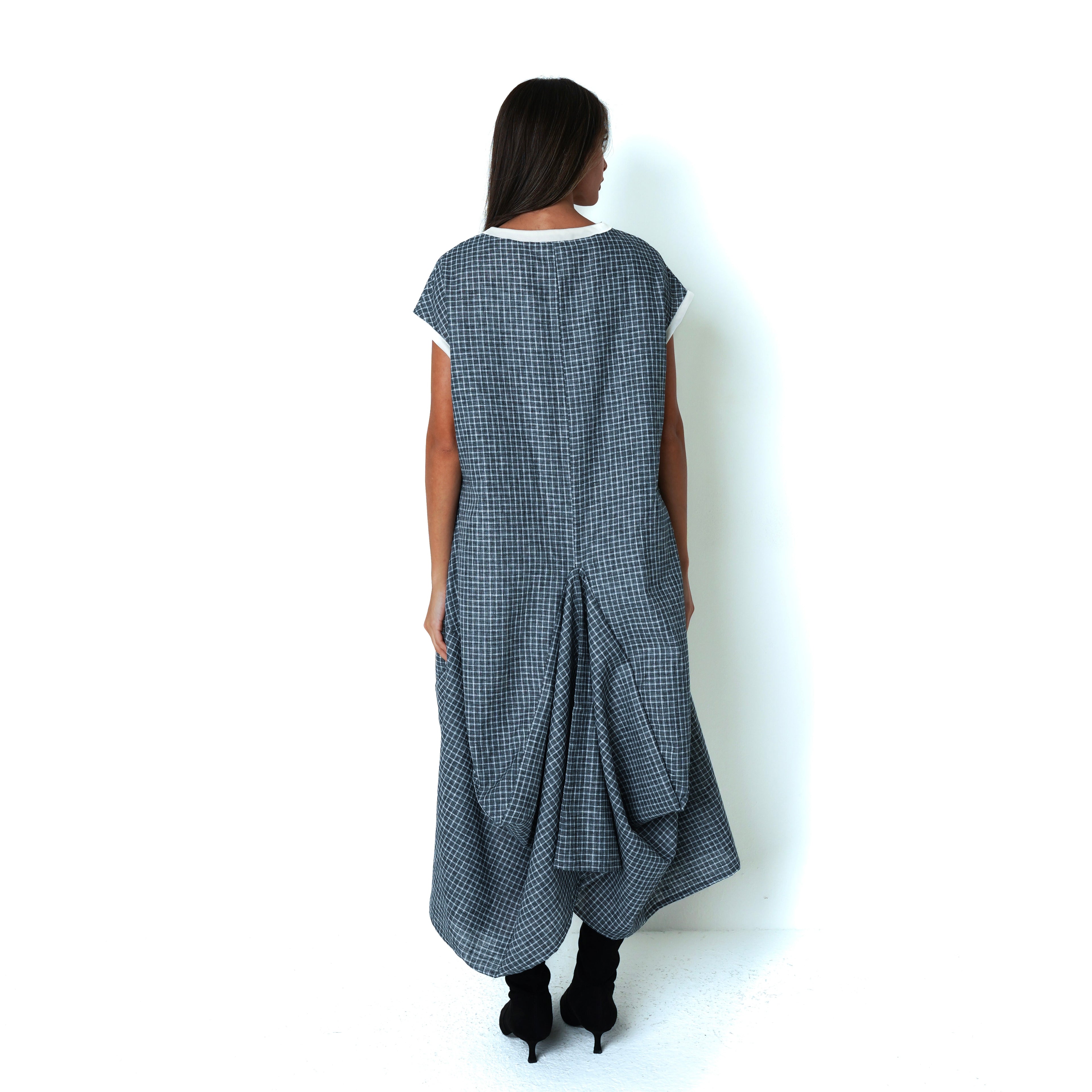 008│c h e c k e r e d│