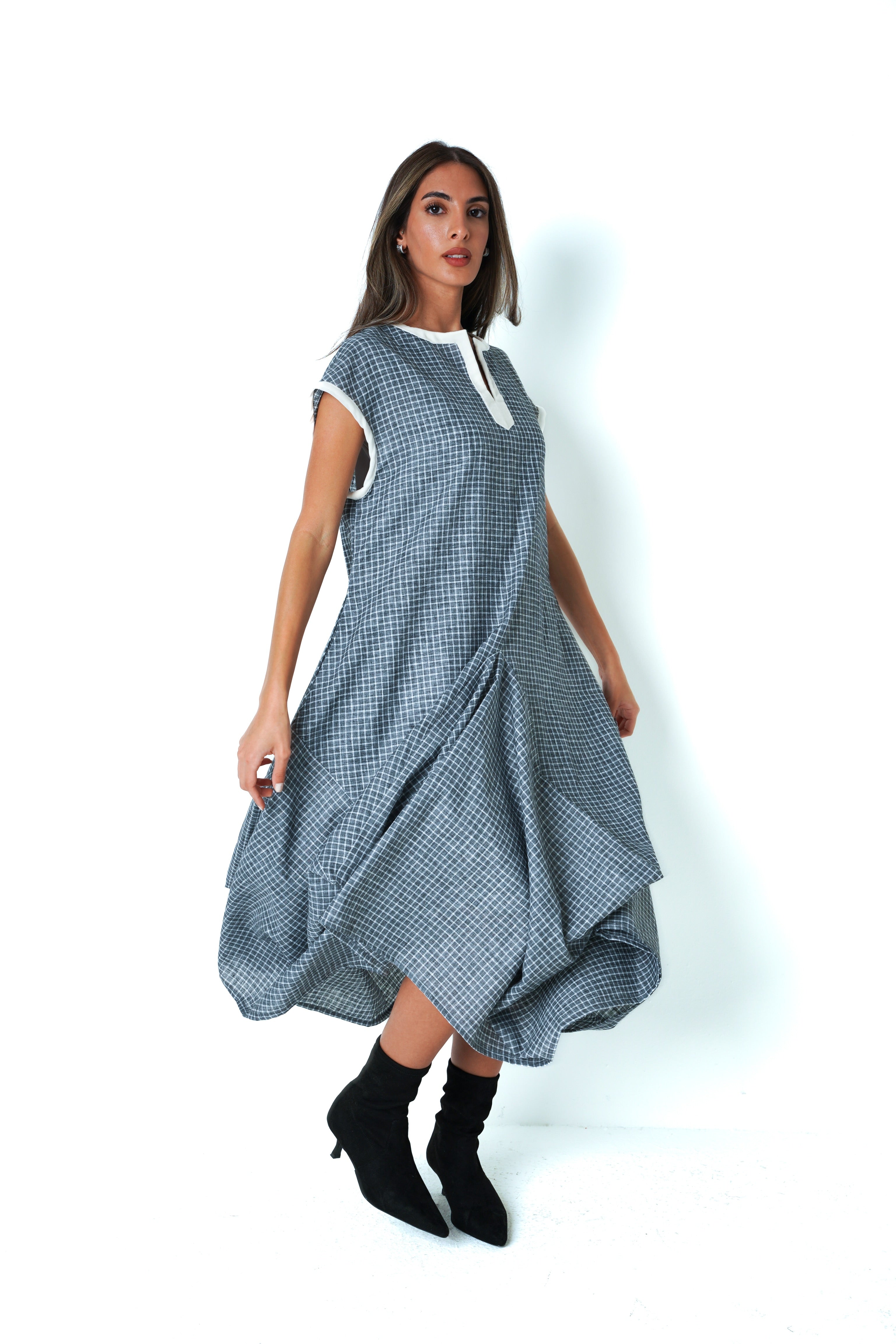 008│c h e c k e r e d│