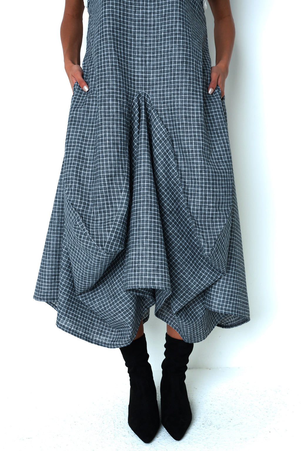 008│c h e c k e r e d│