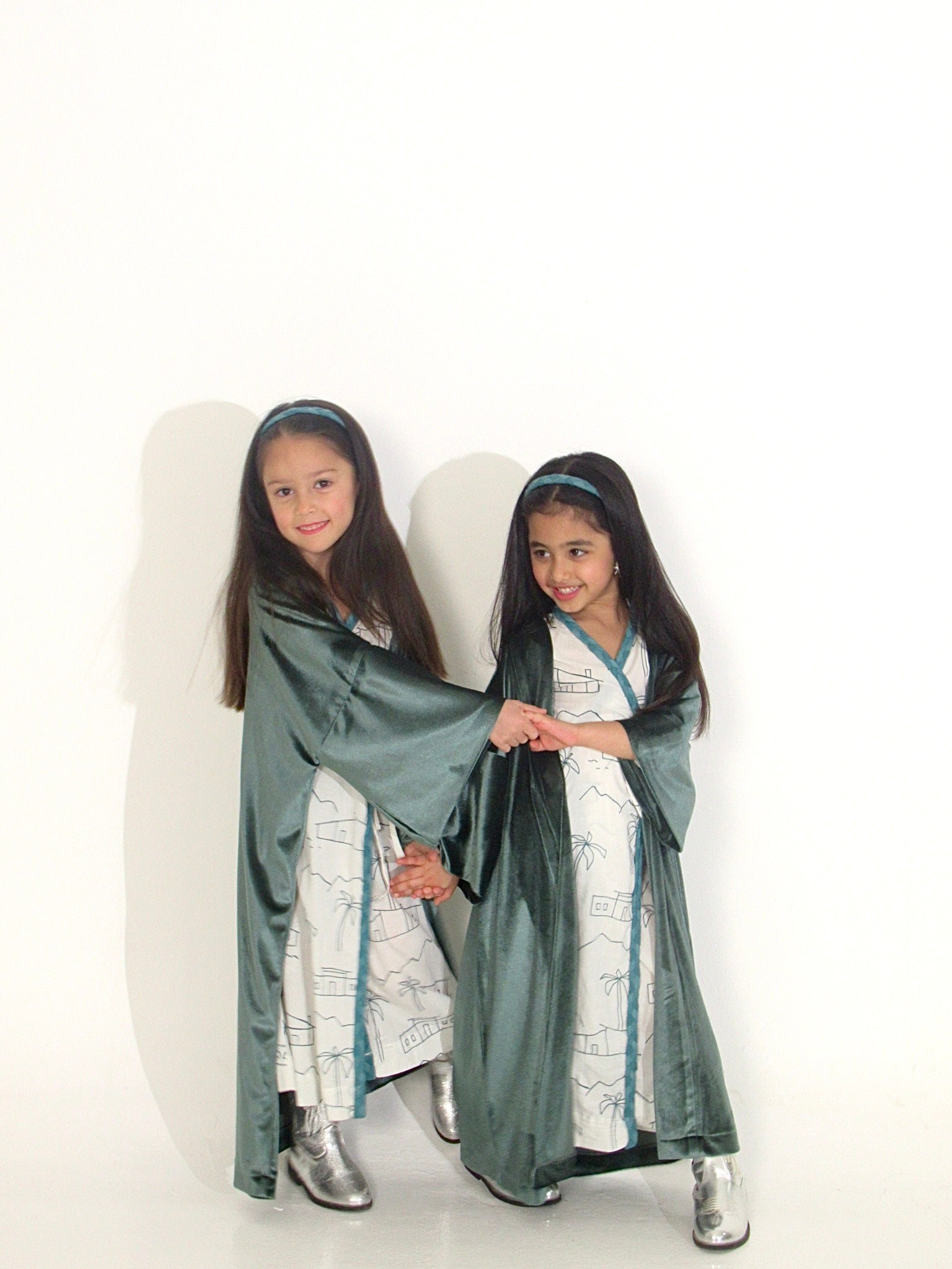 Long Sleeves Wrap Dress with Velvet Bisht & Headband